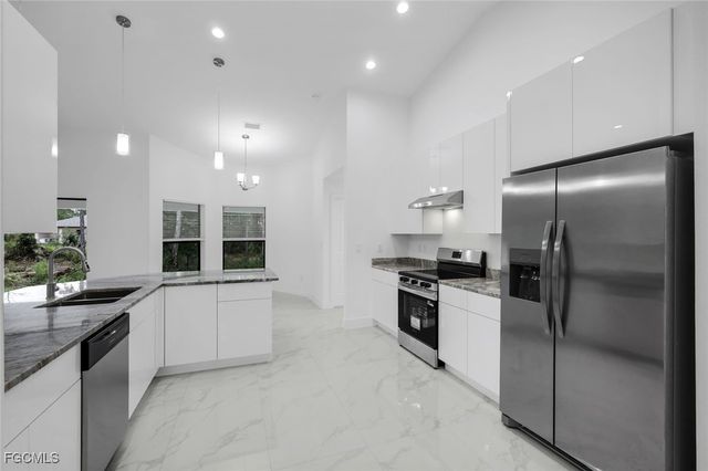 1102 Edison AVE, Lehigh Acres, FL 33972