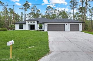 1102 Edison AVE, Lehigh Acres, FL 33972