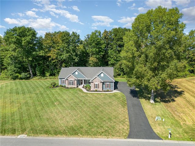 31 Boulder Creek Drive, Rush, NY 14543