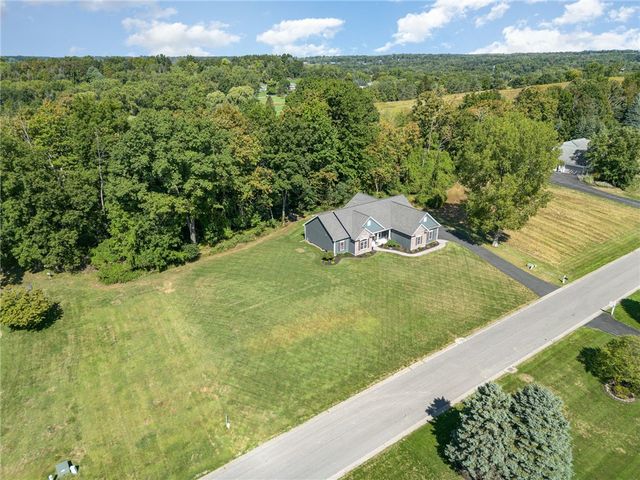 31 Boulder Creek Drive, Rush, NY 14543