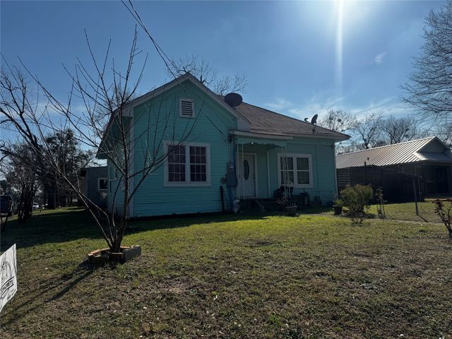 701 Van Sickle Street, Sulphur Springs, TX 75482
