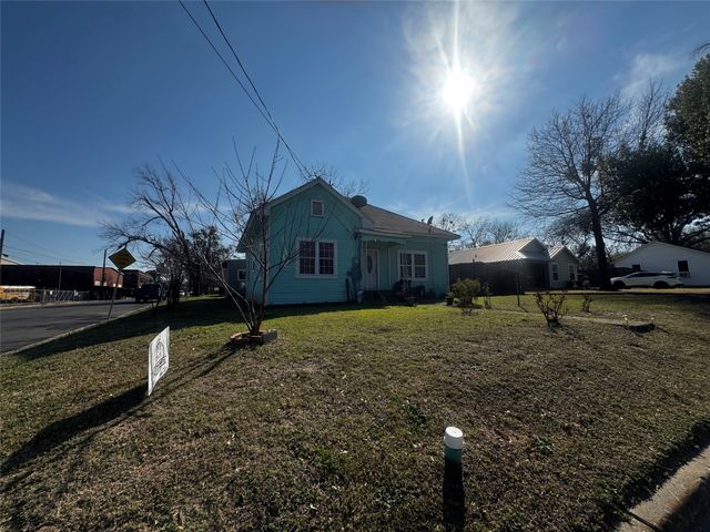 701 Van Sickle Street, Sulphur Springs, TX 75482