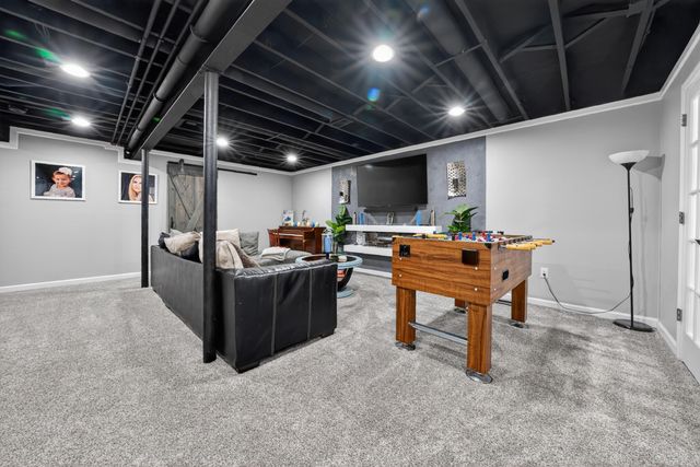 37655 Maddi Court, New Baltimore, MI 48047