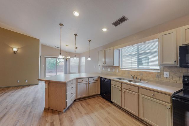 745 Valley Meadows Drive NE, Rio Rancho, NM 87144