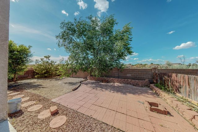 745 Valley Meadows Drive NE, Rio Rancho, NM 87144