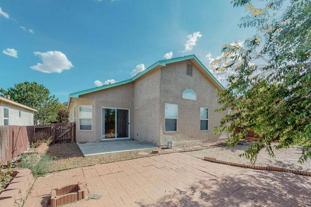 745 Valley Meadows Drive NE, Rio Rancho, NM 87144