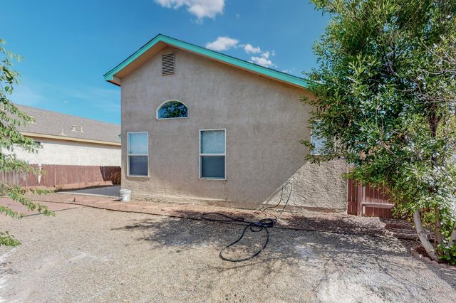 745 Valley Meadows Drive NE, Rio Rancho, NM 87144