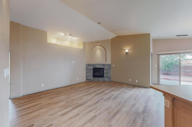 745 Valley Meadows Drive NE, Rio Rancho, NM 87144