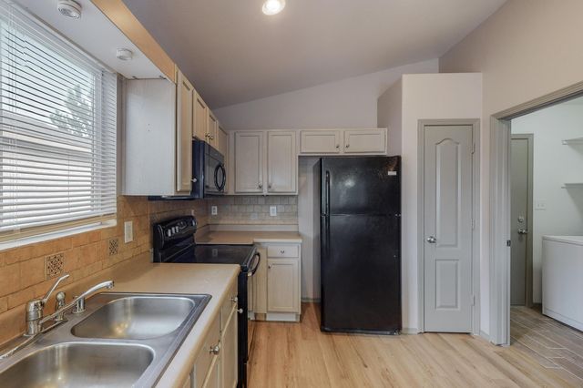 745 Valley Meadows Drive NE, Rio Rancho, NM 87144