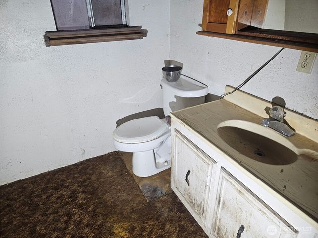 1310 NE Collins Lake Drive, Tahuya, WA 98588