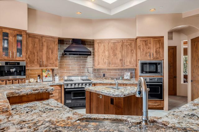 12757 N Sorrel Stallion Place, Marana, AZ 85658