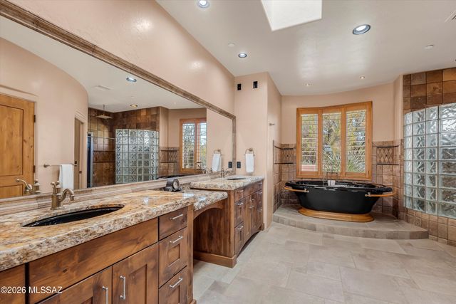 12757 N Sorrel Stallion Place, Marana, AZ 85658