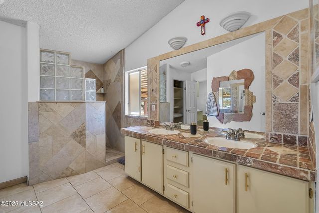 1550 W Eagle Way, Amado, AZ 85645