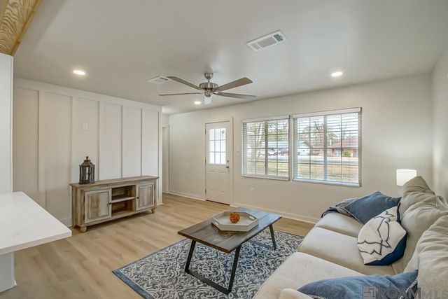 9688 Tanglewood Dr, Baton Rouge, LA 70818