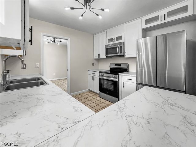 206 SE 46th TER, Cape Coral, FL 33904