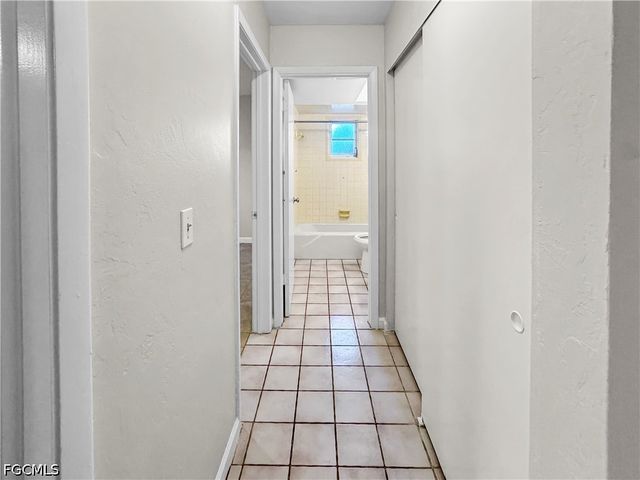 206 SE 46th TER, Cape Coral, FL 33904