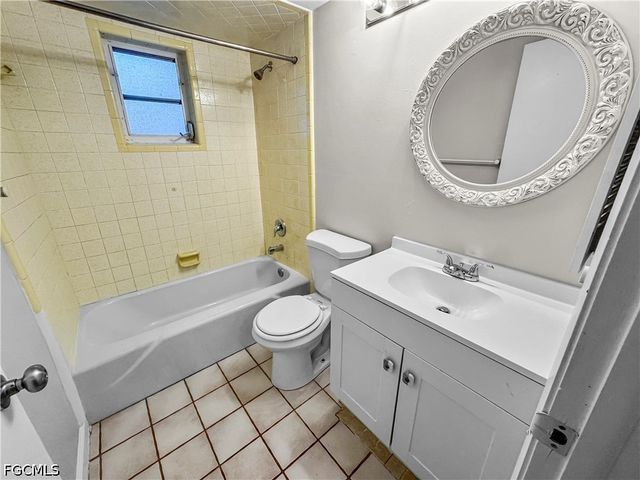 206 SE 46th TER, Cape Coral, FL 33904