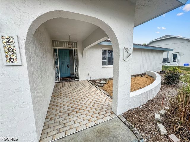206 SE 46th TER, Cape Coral, FL 33904