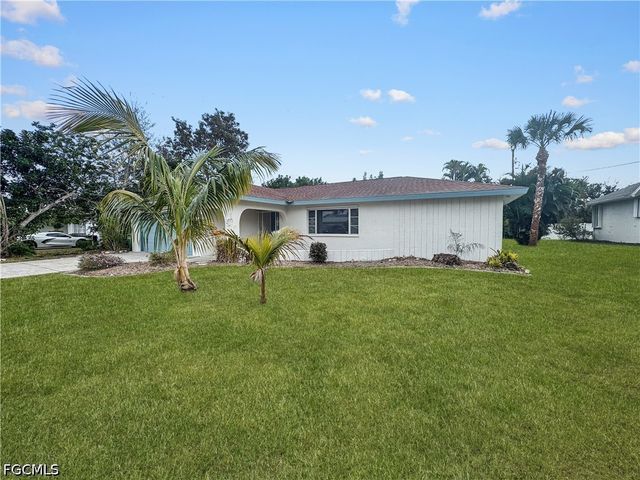 206 SE 46th TER, Cape Coral, FL 33904