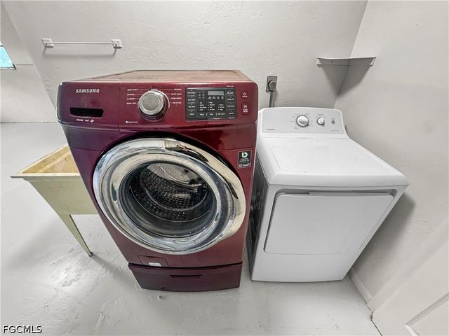 206 SE 46th TER, Cape Coral, FL 33904