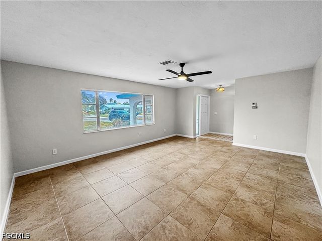 206 SE 46th TER, Cape Coral, FL 33904