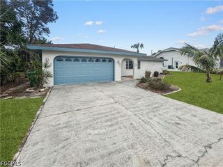 206 SE 46th TER, Cape Coral, FL 33904