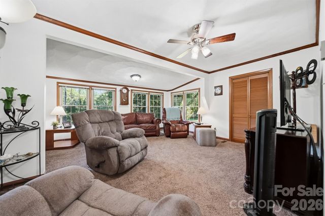 3210 W Calvin Street, Claremont, NC 28610