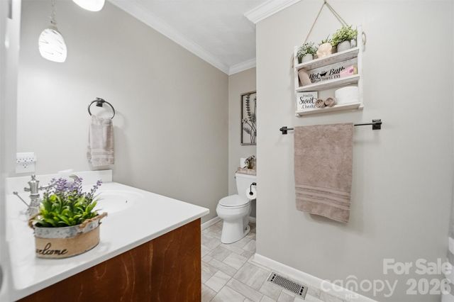 3210 W Calvin Street, Claremont, NC 28610