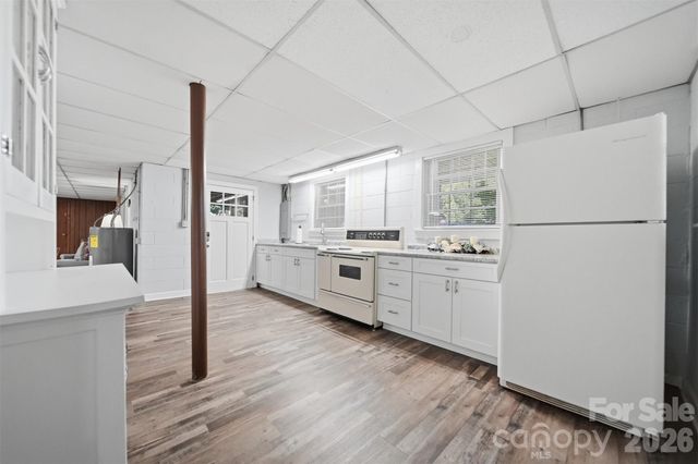 3210 W Calvin Street, Claremont, NC 28610