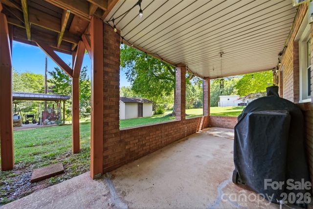 3210 W Calvin Street, Claremont, NC 28610
