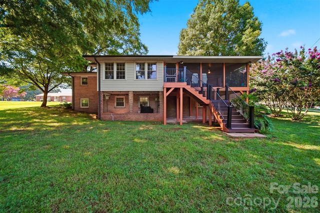 3210 W Calvin Street, Claremont, NC 28610