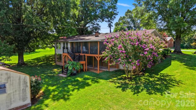 3210 W Calvin Street, Claremont, NC 28610