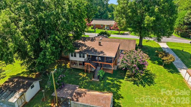 3210 W Calvin Street, Claremont, NC 28610