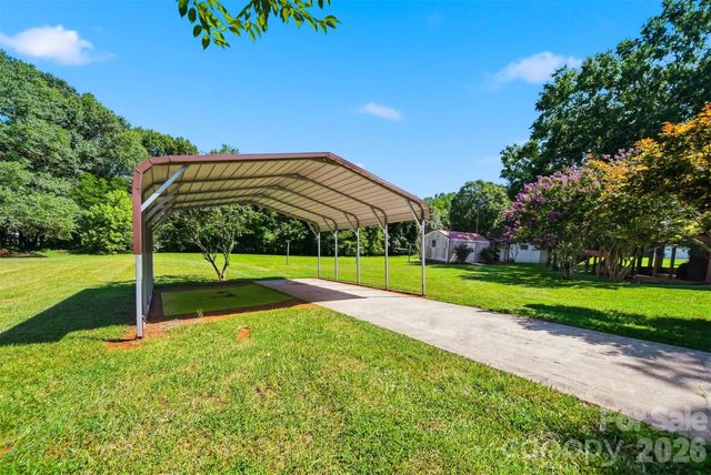 3210 W Calvin Street, Claremont, NC 28610