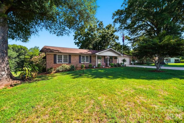 3210 W Calvin Street, Claremont, NC 28610