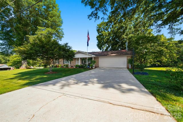 3210 W Calvin Street, Claremont, NC 28610