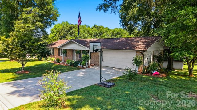 3210 W Calvin Street, Claremont, NC 28610