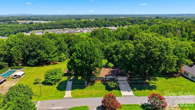 3210 W Calvin Street, Claremont, NC 28610