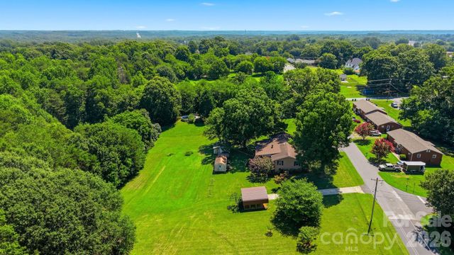 3210 W Calvin Street, Claremont, NC 28610