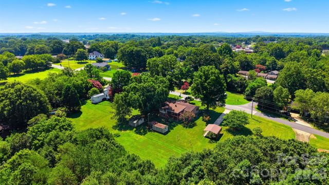 3210 W Calvin Street, Claremont, NC 28610