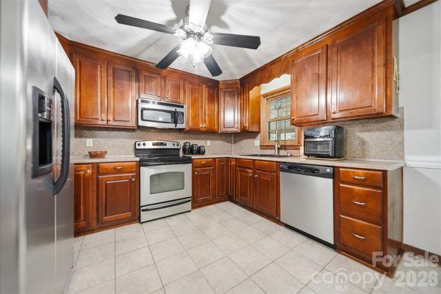 3210 W Calvin Street, Claremont, NC 28610