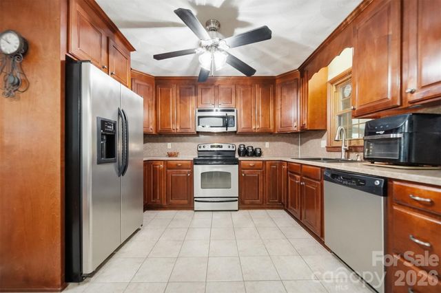 3210 W Calvin Street, Claremont, NC 28610