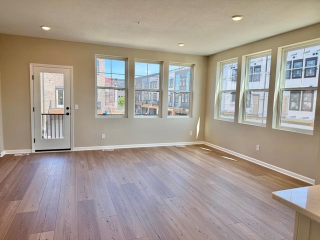 856 Woodlawn Avenue, Saint Paul, MN 55116