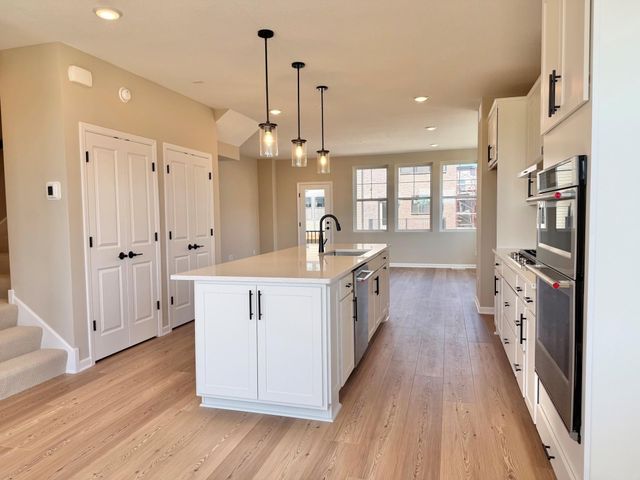 856 Woodlawn Avenue, Saint Paul, MN 55116