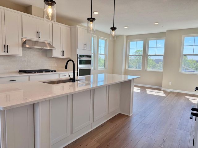 856 Woodlawn Avenue, Saint Paul, MN 55116
