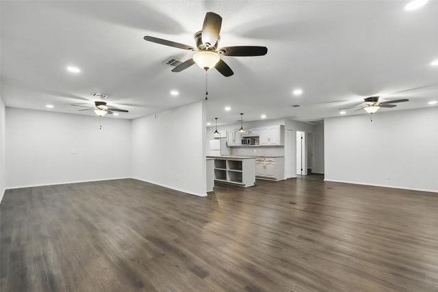 9337 Heron Drive, Fort Worth, TX 76108