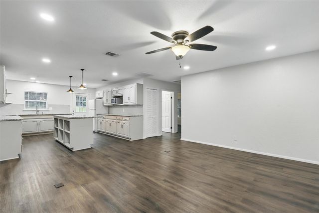 9337 Heron Drive, Fort Worth, TX 76108