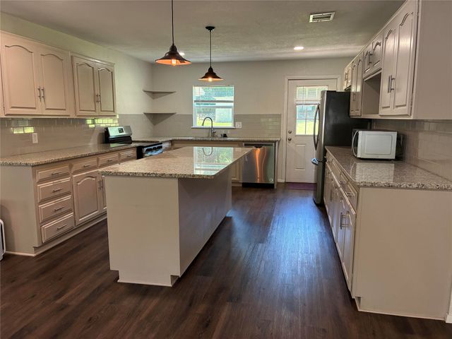 9337 Heron Drive, Fort Worth, TX 76108