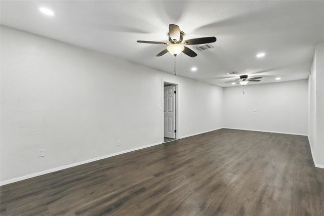 9337 Heron Drive, Fort Worth, TX 76108