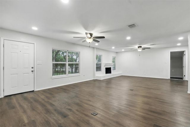 9337 Heron Drive, Fort Worth, TX 76108